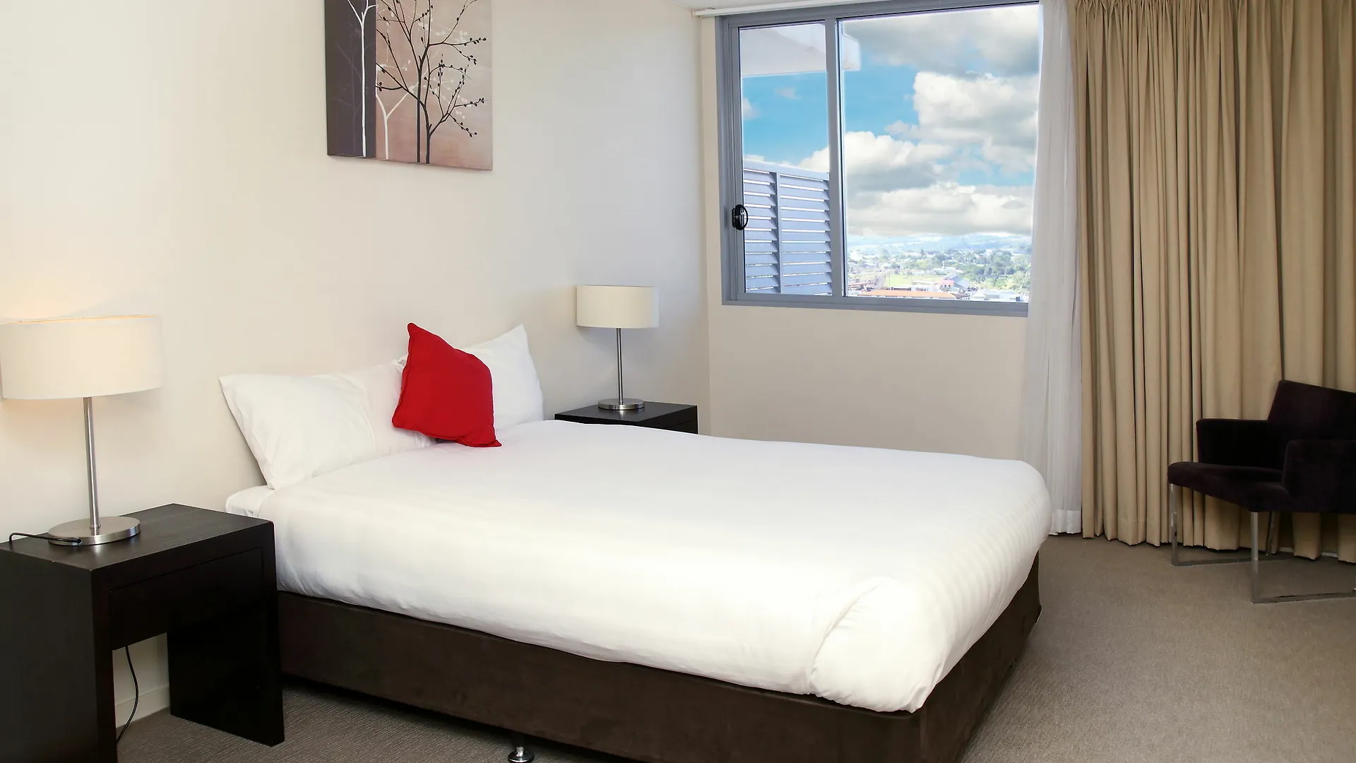 **** Aparthotel Toowoomba Central Plaza Apartment Hotel Official Australia